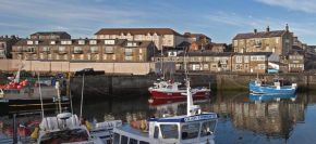 Two bedroom Maisonette with balcony and sea views